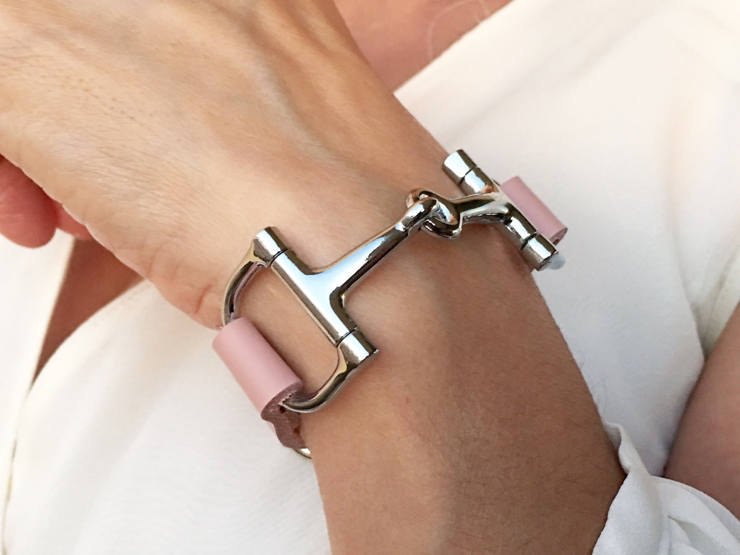 Soft Pink Leather Horse Bit Bracelet S1491 | Ideana