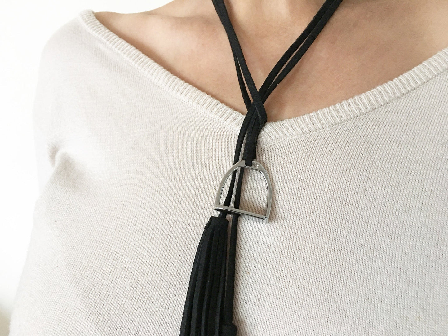 Stirrup and bit Tassle Key Chain B2572 | Ideana