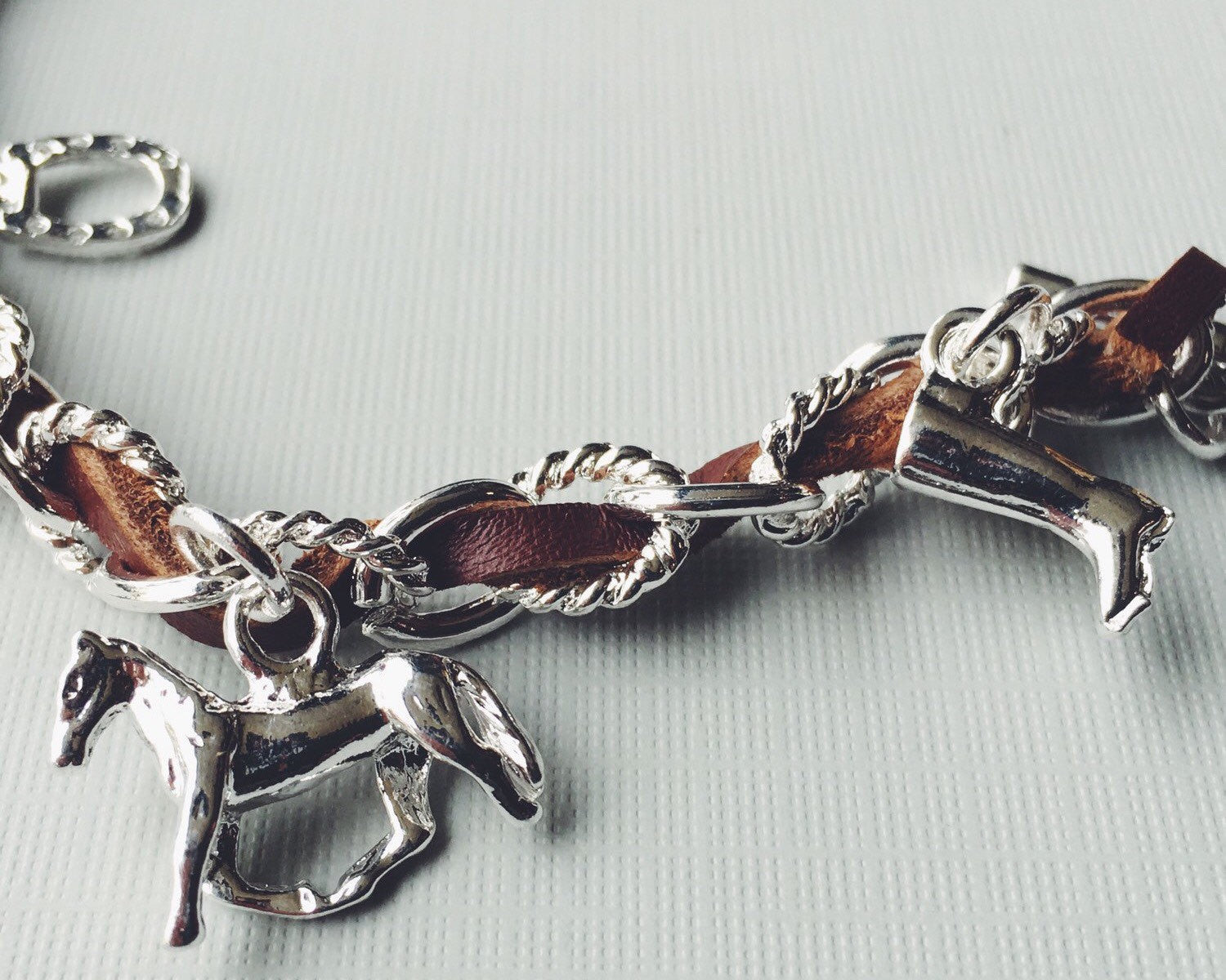 Equestrian Horse Charm Bracelet B3938 | Ideana