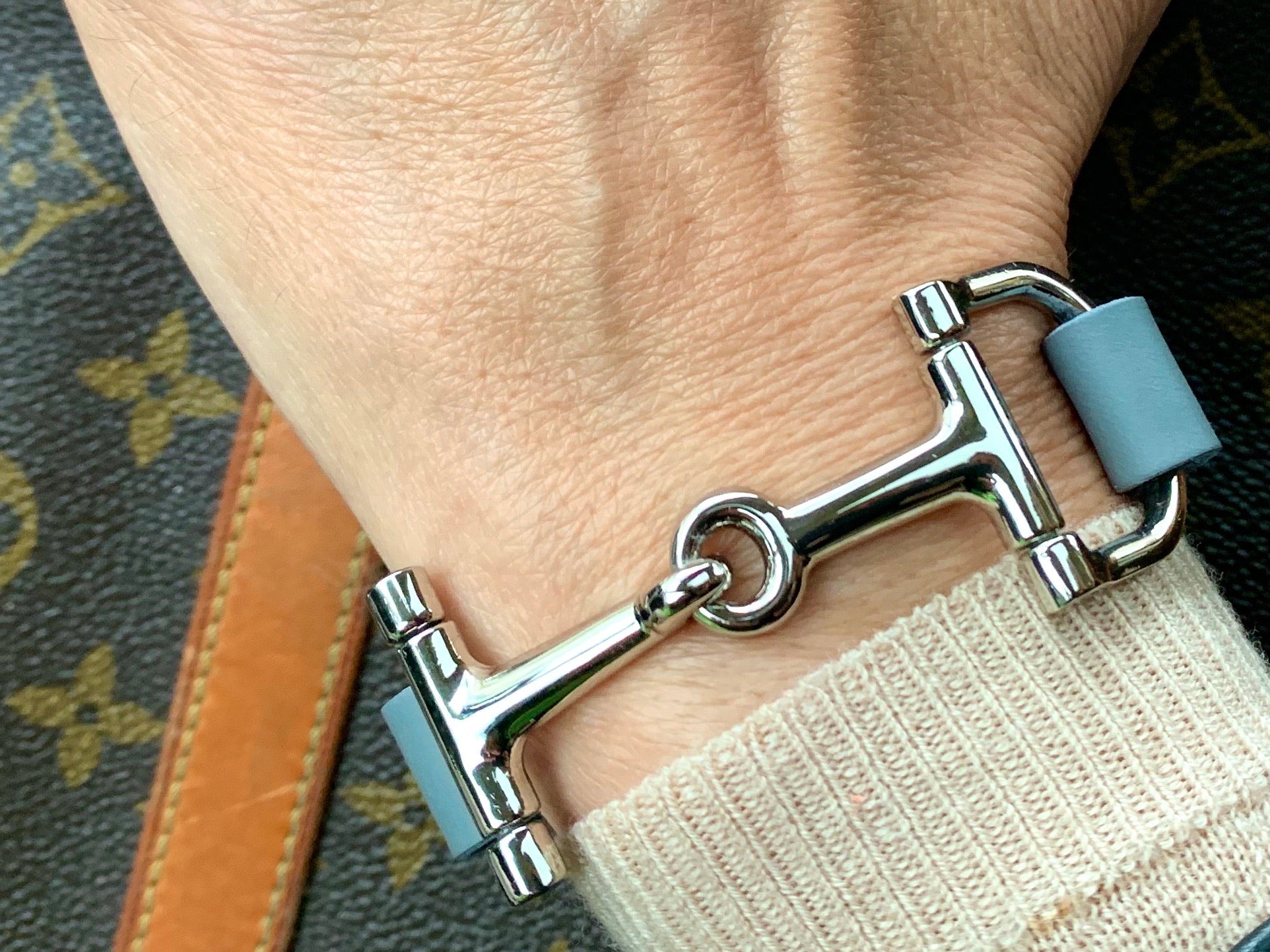 Gray Leather Horse Bit Bracelet    | Ideana