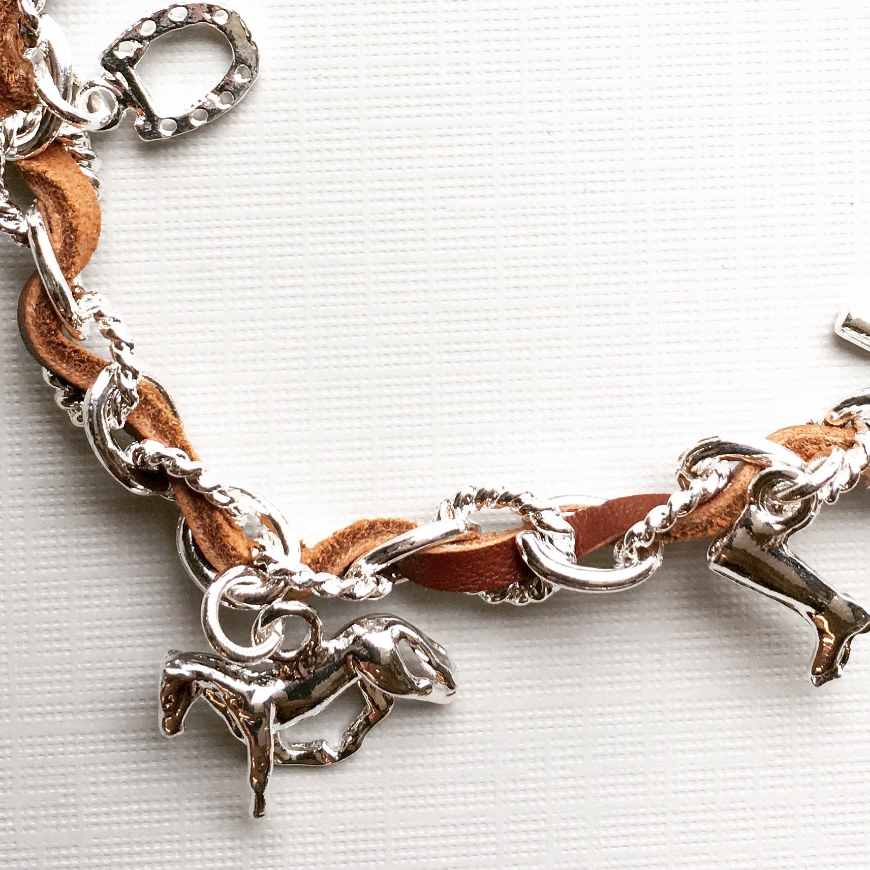 Equestrian Horse Charm Bracelet L3936 | Ideana