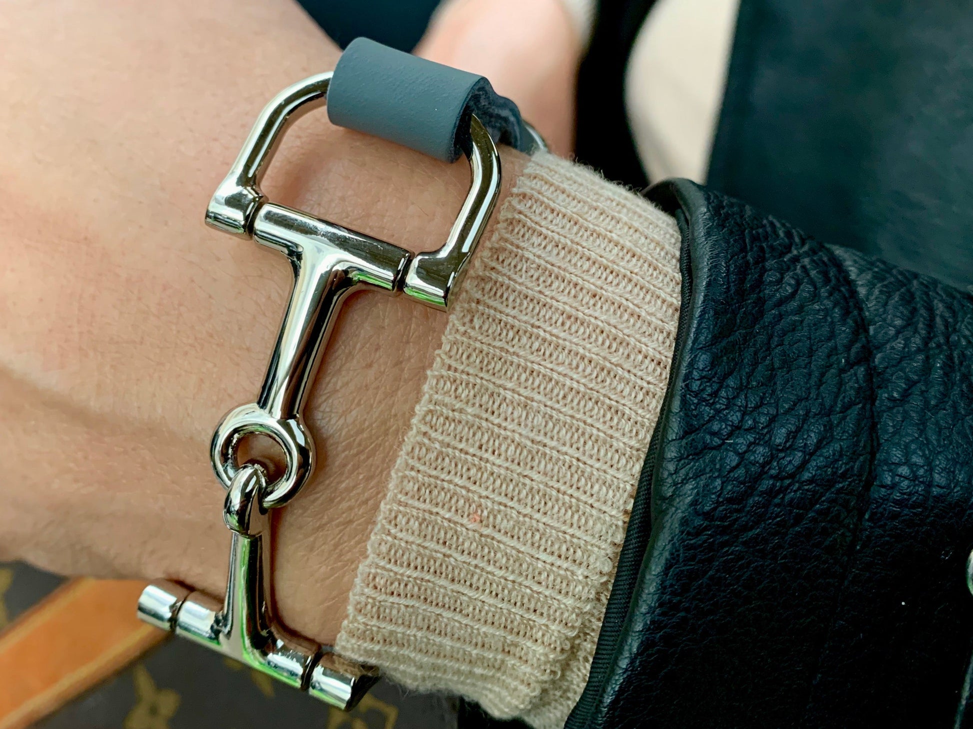 Gray Leather Horse Bit Bracelet G1060 | Ideana